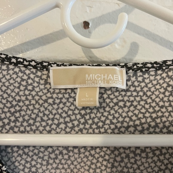 #68 Micheal Kors Top - Picture 6 of 8